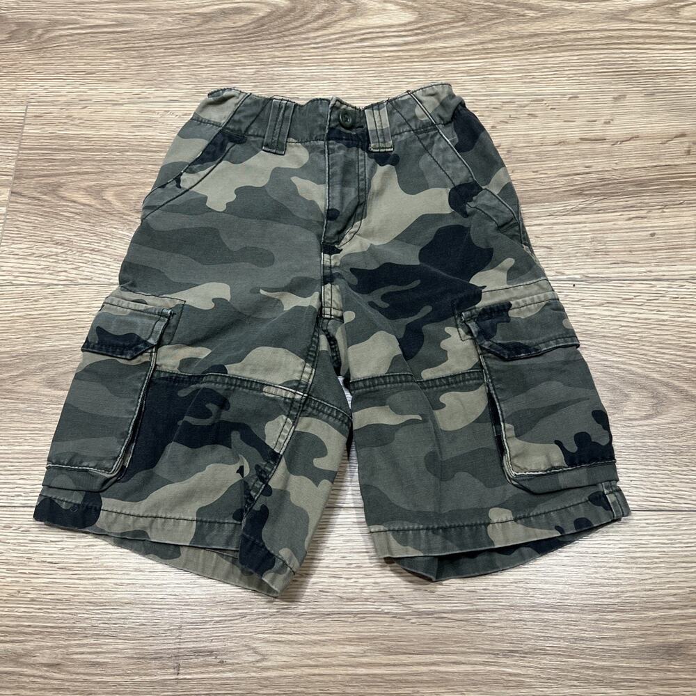 Boys Old Navy Camo Cargo Shorts. Size 7 Slim (A10)